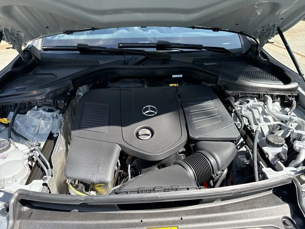 Mercedes-Benz GLC снимка Mercedes-Benz GLC