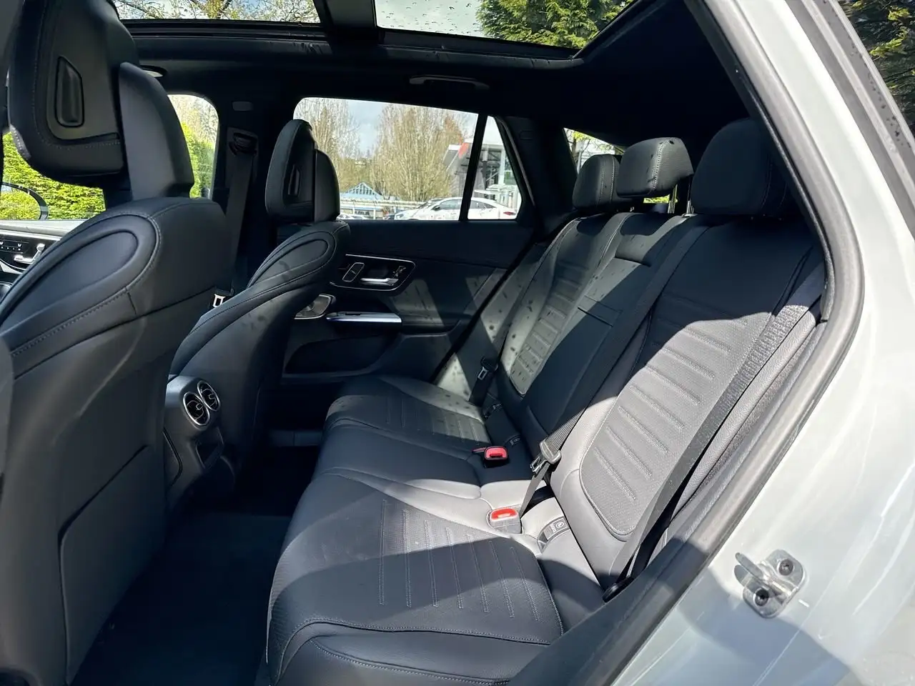 Mercedes-Benz GLC снимка Mercedes-Benz GLC