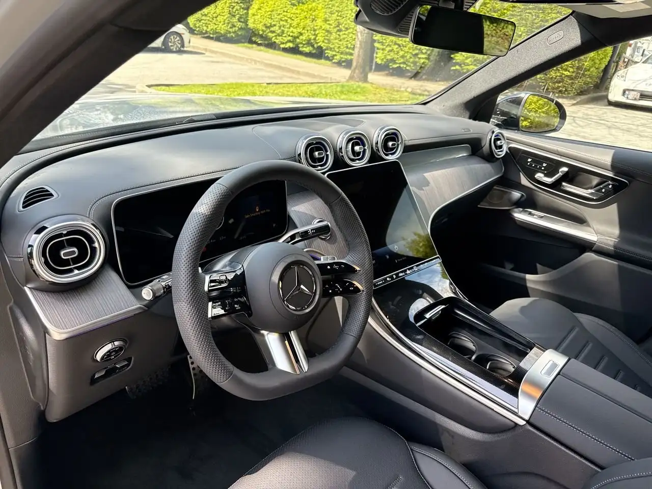 Mercedes-Benz GLC снимка Mercedes-Benz GLC