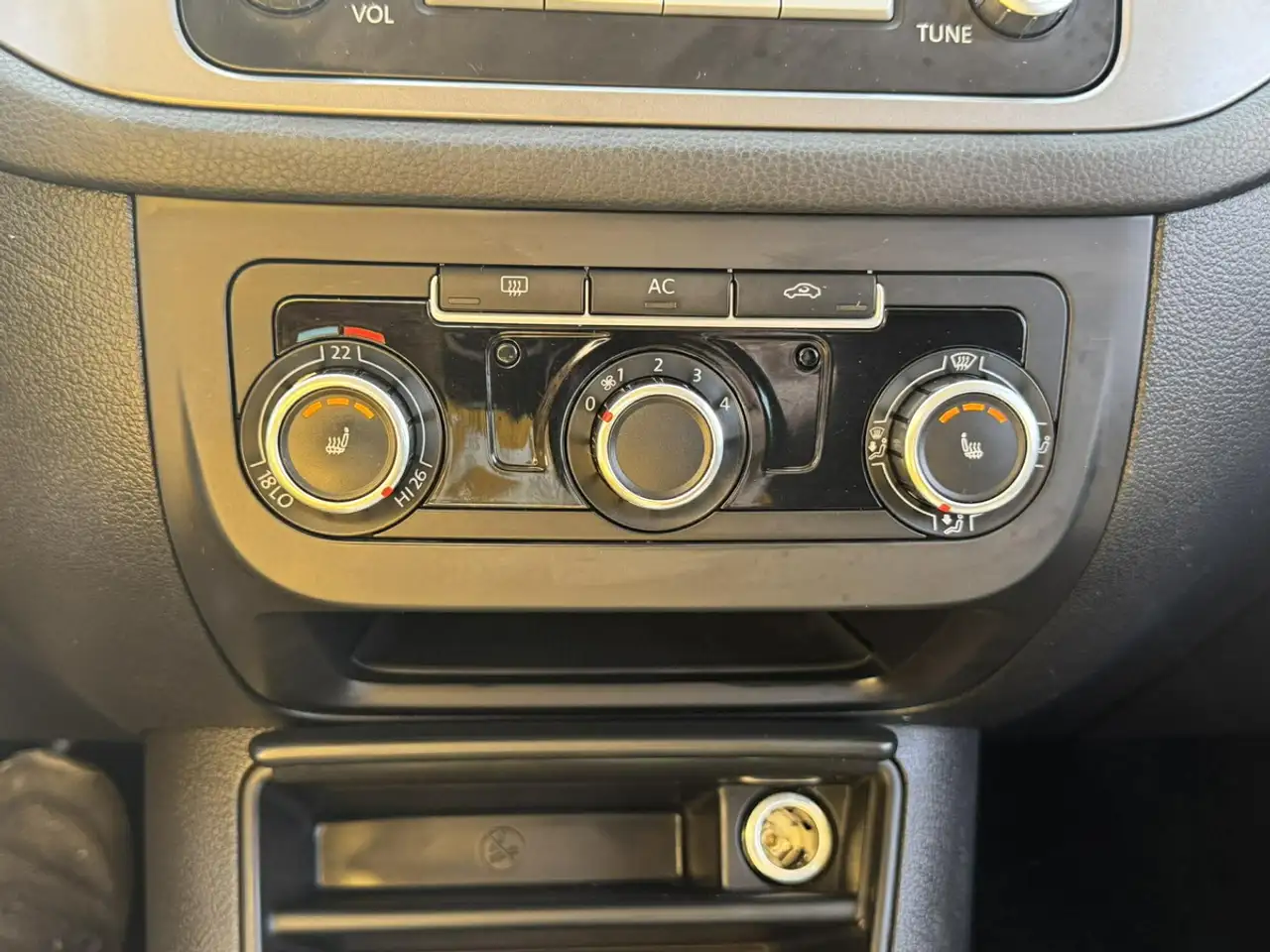 Volkswagen Tiguan снимка Volkswagen Tiguan