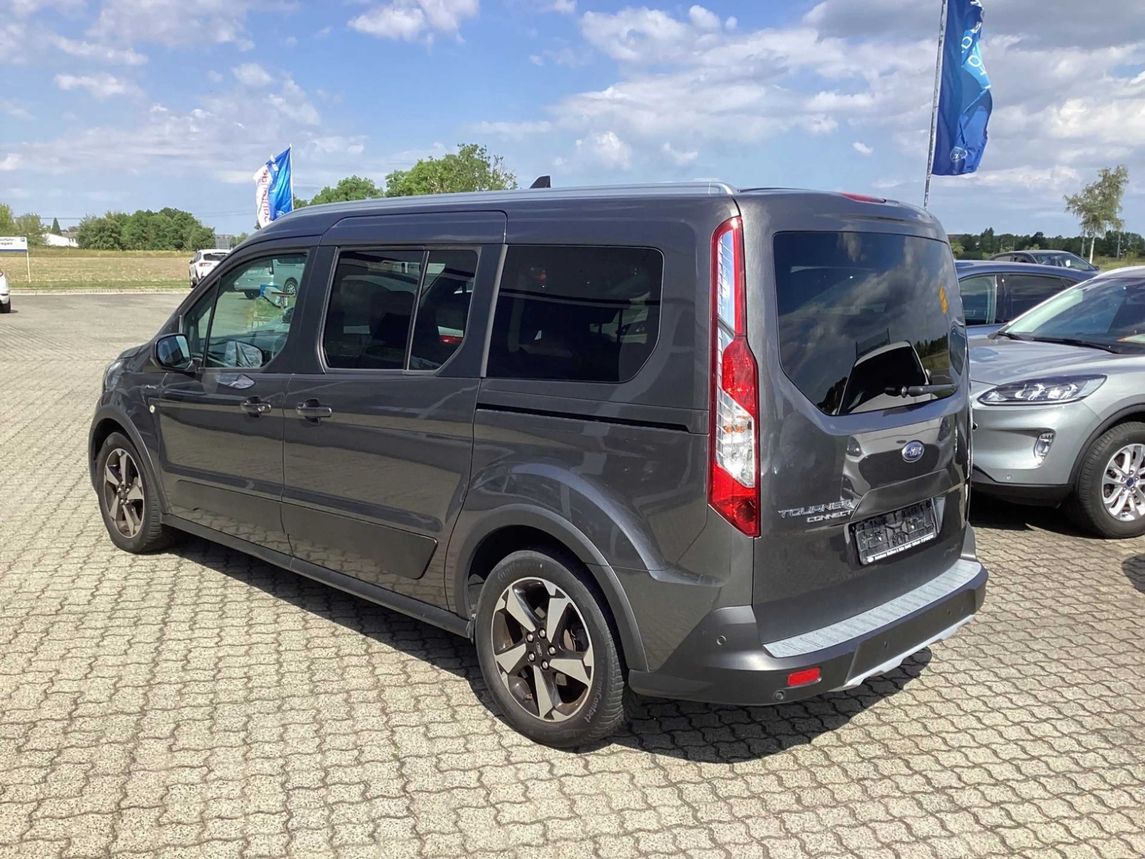 Ford Grand Tourneo Connect Active / Pano Dach / Navi — photo 5