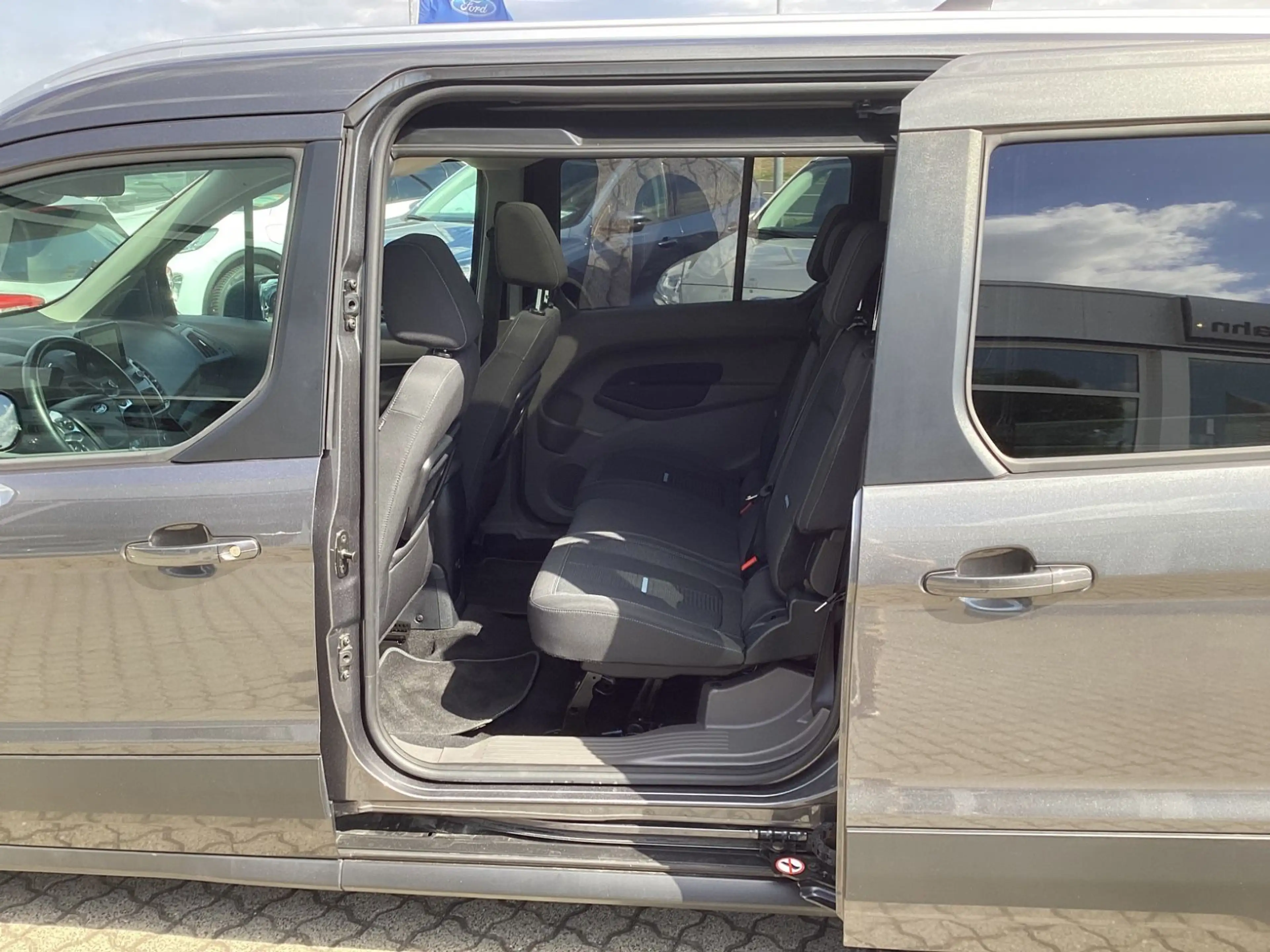 Ford Grand Tourneo Connect Active / Pano Dach / Navi — photo 10