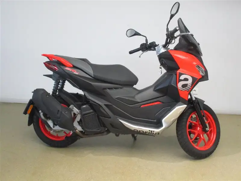 Aprilia SR GT 125 - foto 5