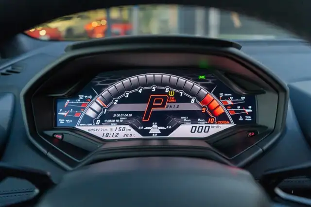 Lamborghini Huracan view 11