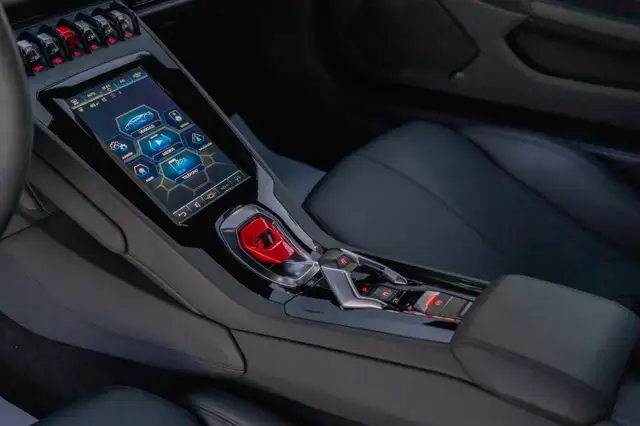 Lamborghini Huracan view 15