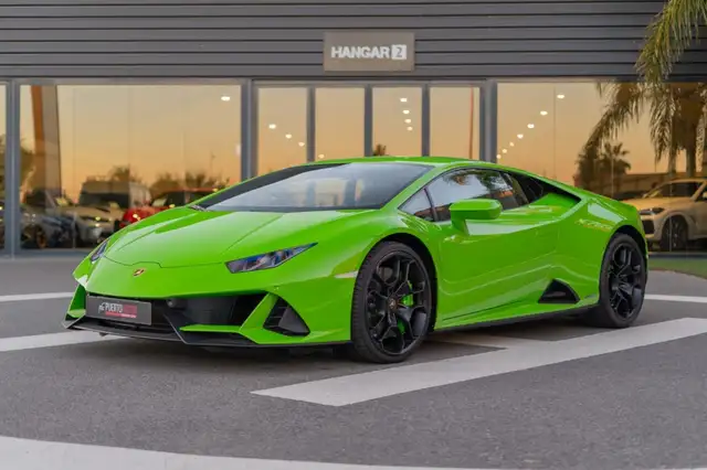 Lamborghini Huracan view 3