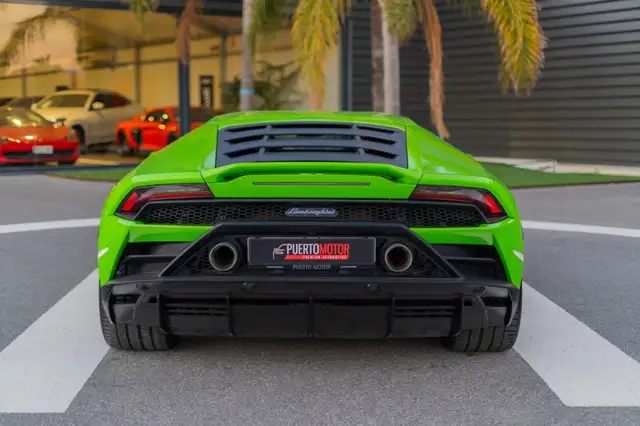 Lamborghini Huracan view 5