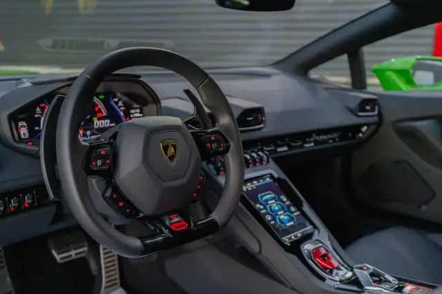 Lamborghini Huracan view 16