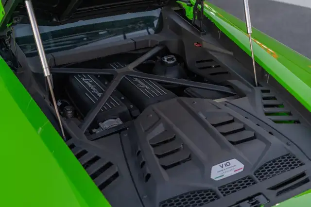 Lamborghini Huracan view 7