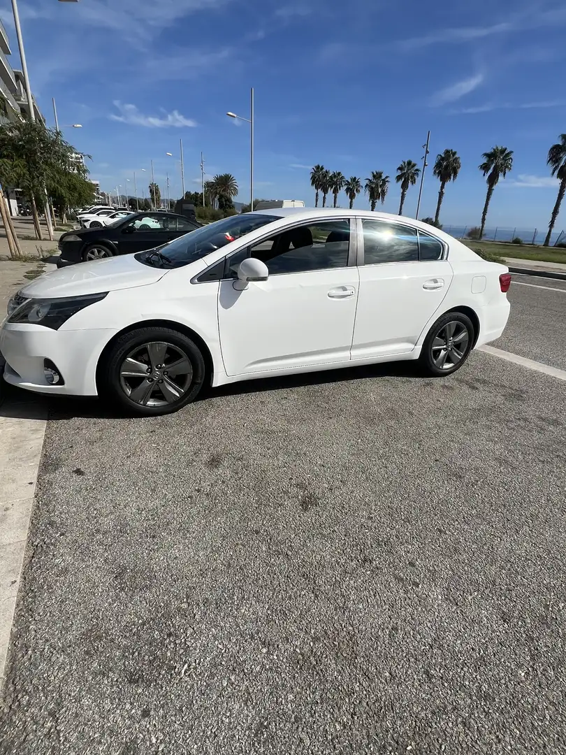 Toyota Avensis 2.0D-4D Executive - 1