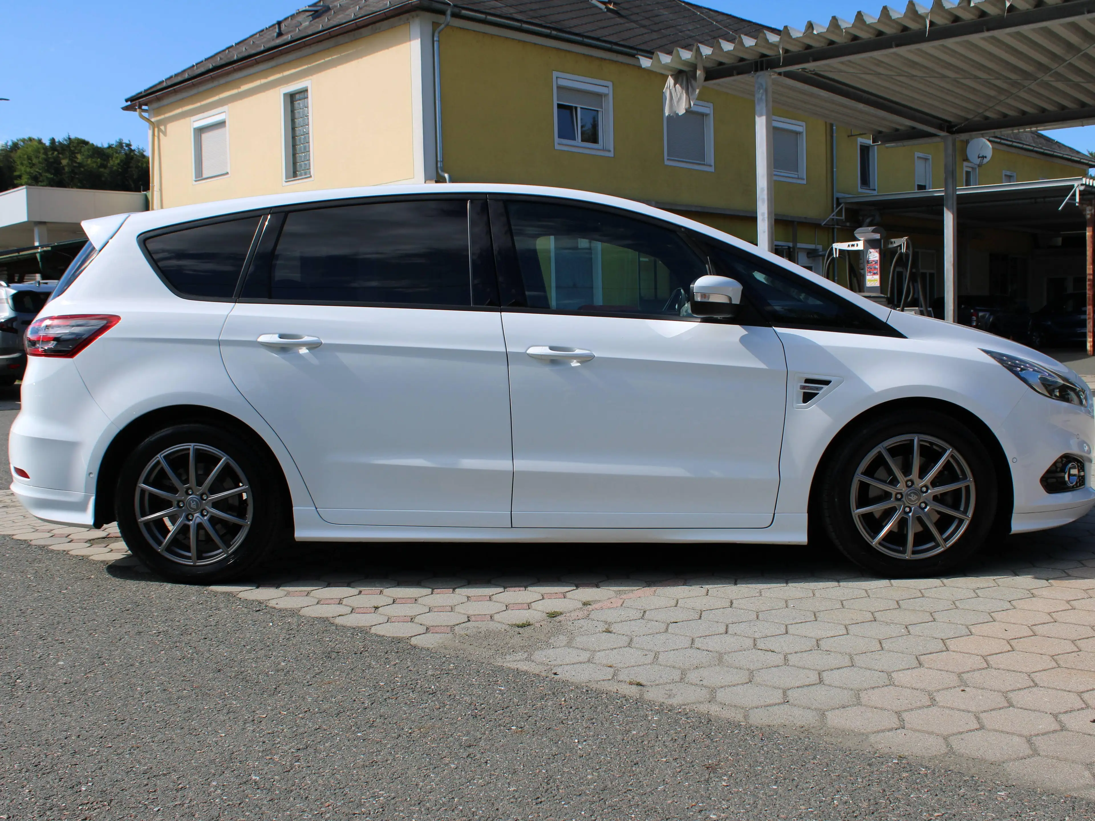Ford S-Max ST LINE — photo 4