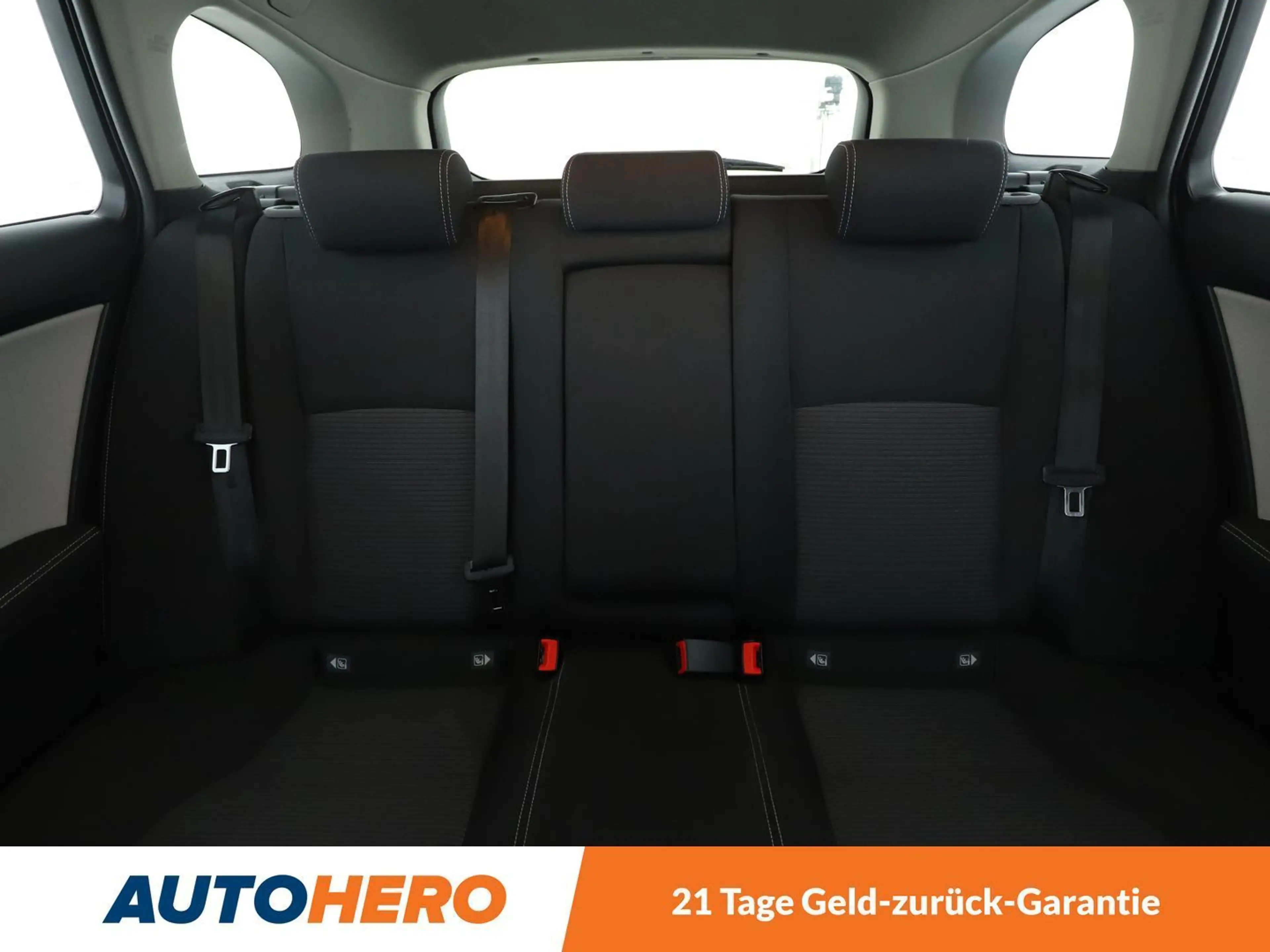 Toyota Avensis 1.6 D-4D Edition-S *NAVI*BI-LED*TEMPO*CAM*SHZ* — photo 15
