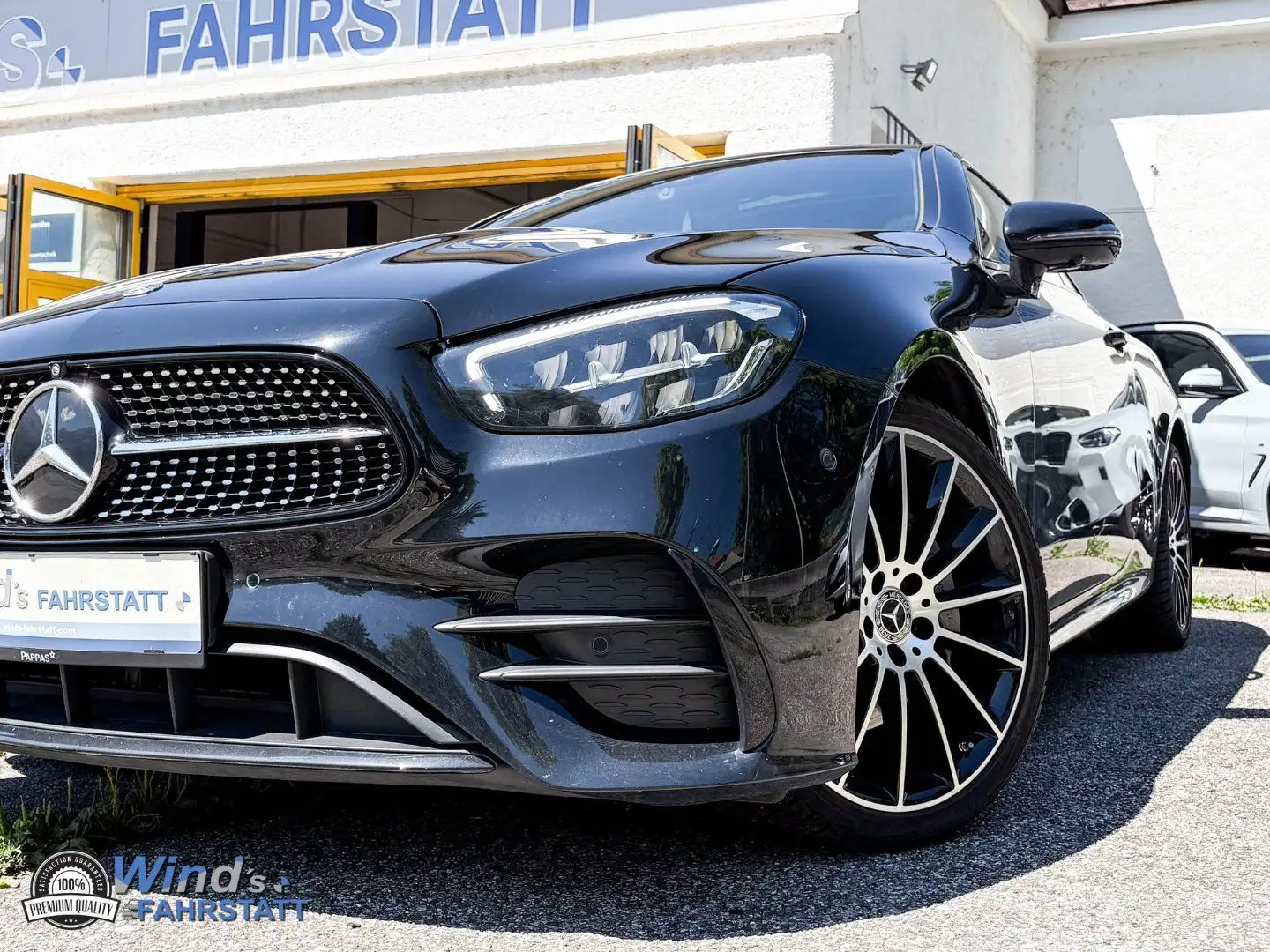 Mercedes-Benz E 220 Coupe E 220 d AMG Line 4Matic Schwarz - 2