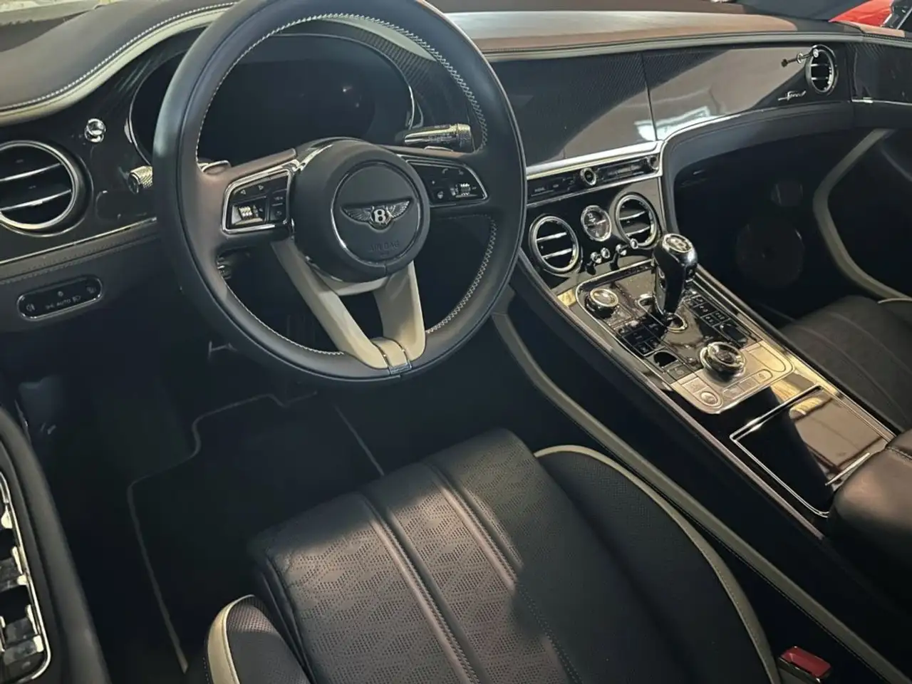 Bentley Continental GT 2024 — фото 10