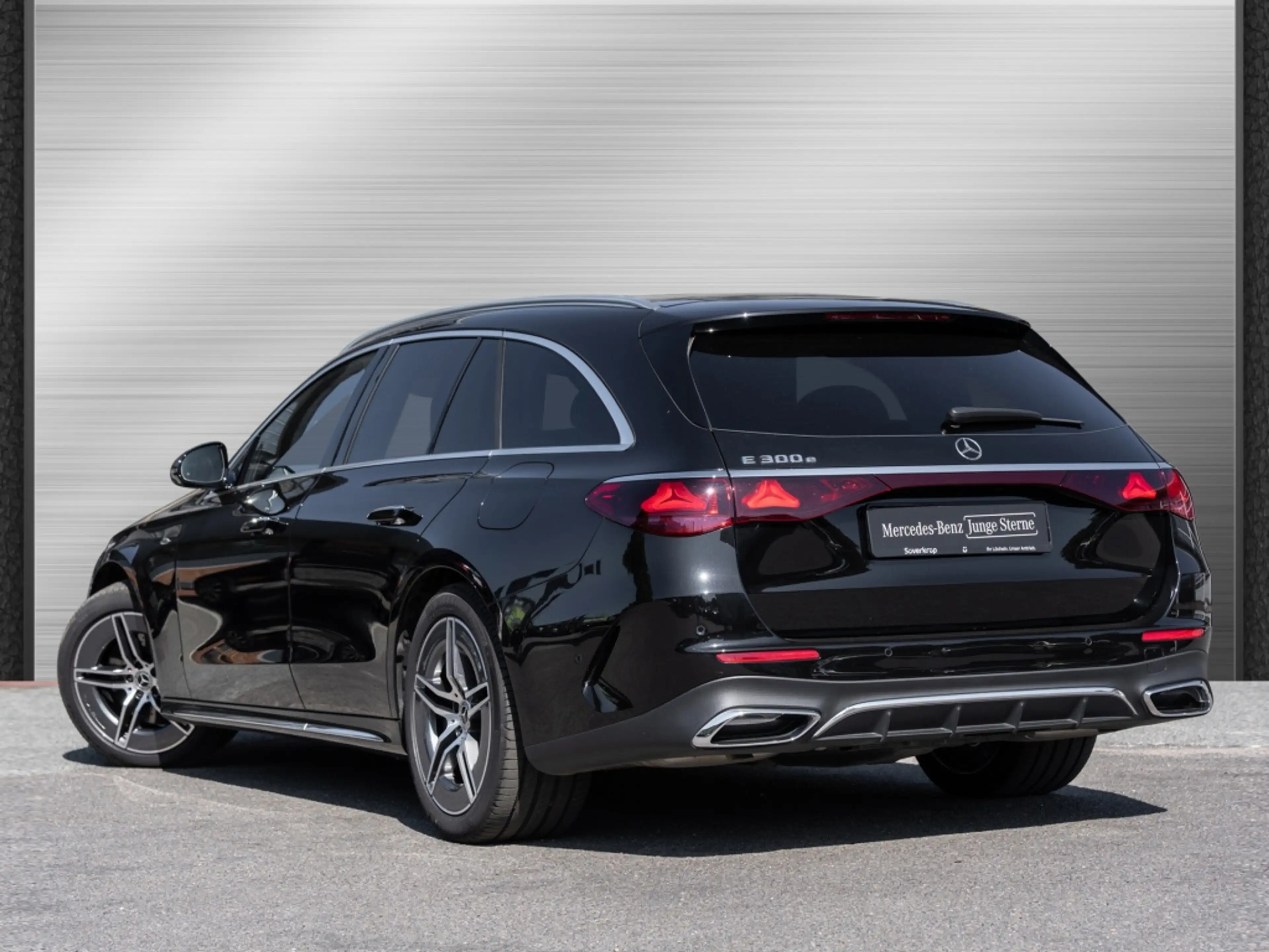 Mercedes-Benz E 300 T e ,  AMG BURM PREMIUM MEMO 360 AHK DISTR — photo 4