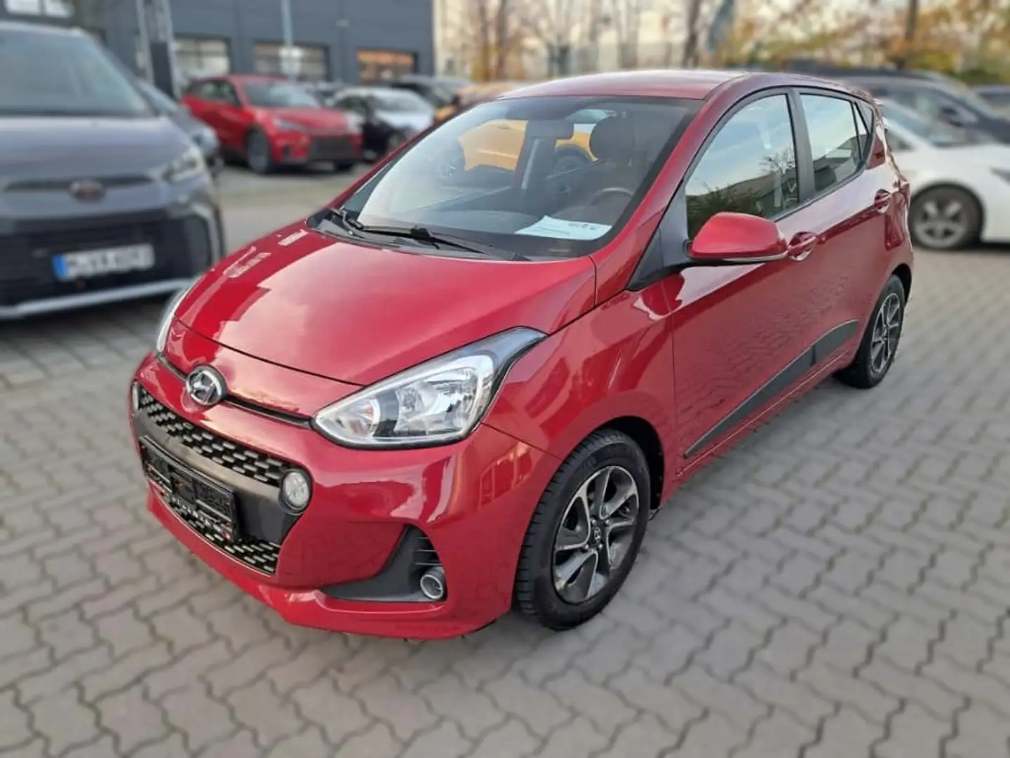 Hyundai i10 1.2 Style Facelift LM Navi SHZ SoundSys Rot - 1