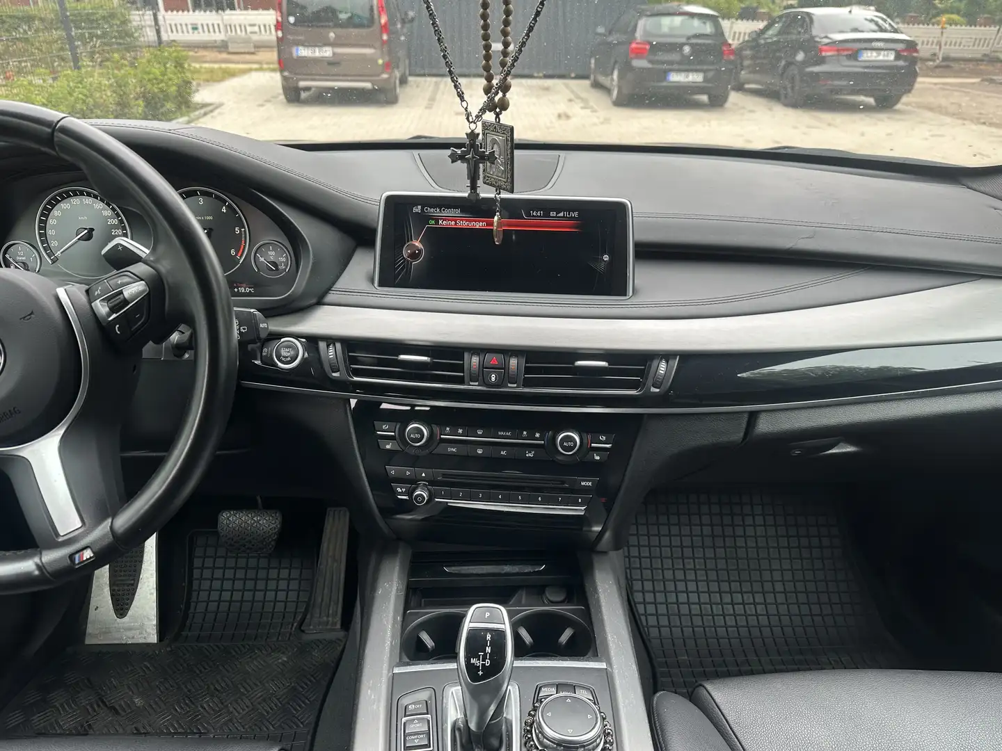 BMW X5 xDrive 30 d. M-Paket Schwarz - 2