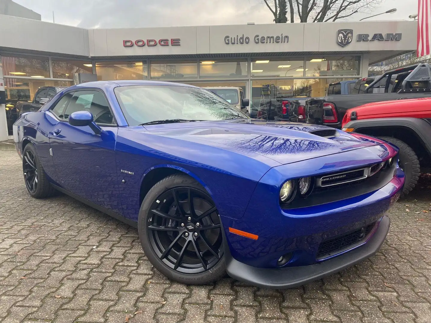 Dodge Challenger R/T 5.7 V8 HEMI Performance Plus AEC Blue - 1