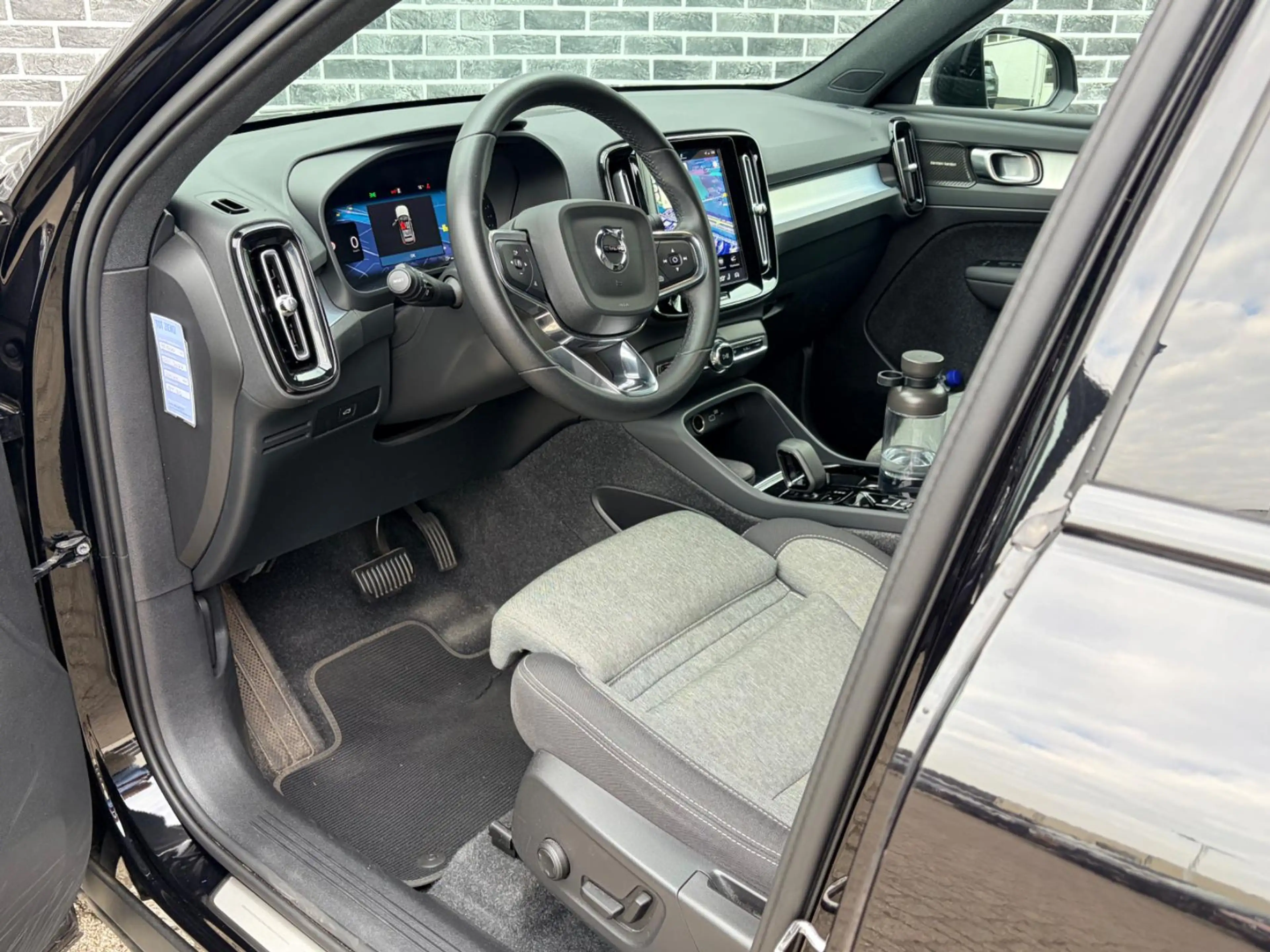 Volvo XC40 2.0 B4 Plus Dark | Trekhaak | Harman Kardon Audio — photo 6