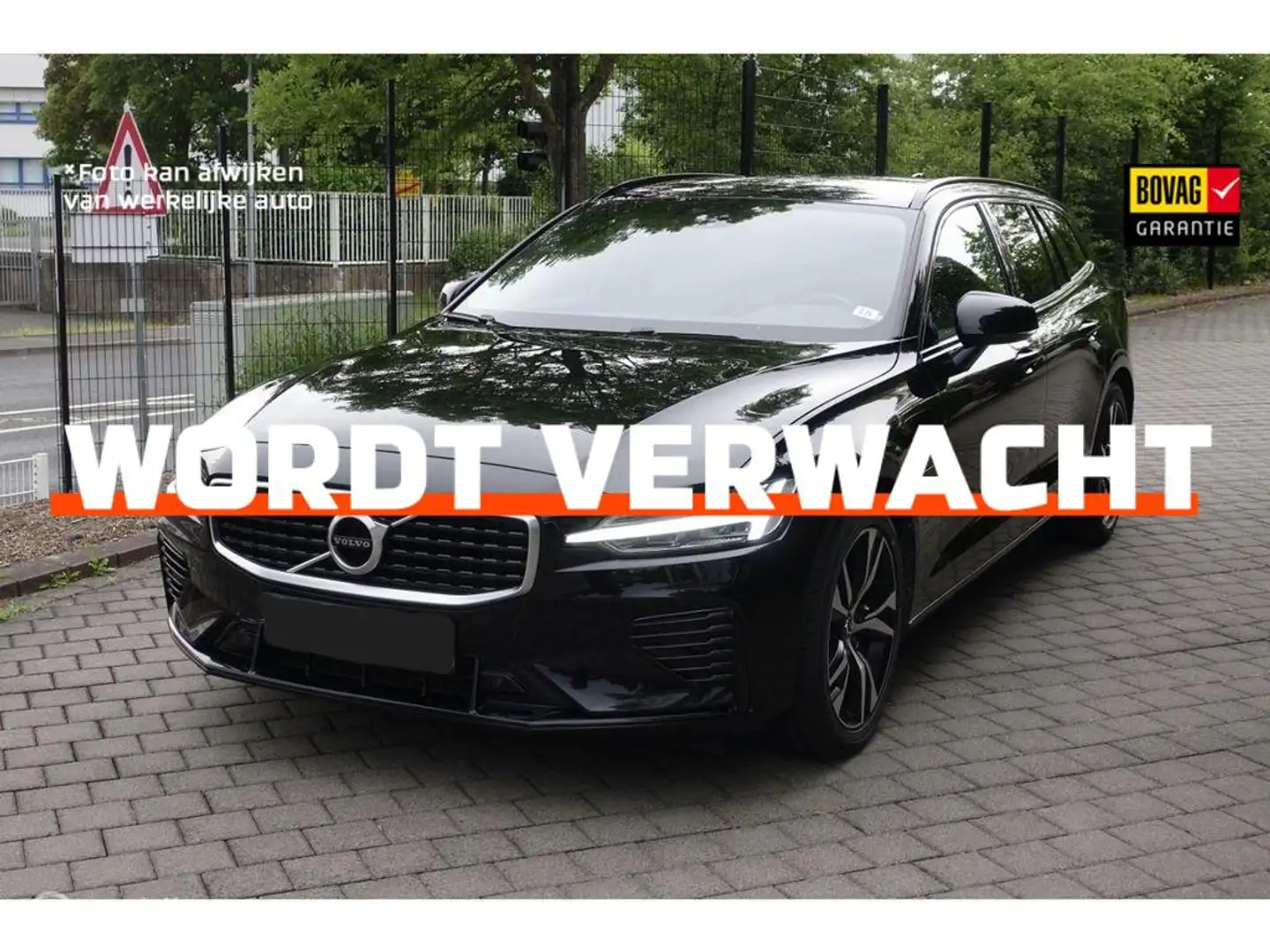 Volvo V60 2.0 T6 Twin Engine AWD R-Design|Trekhaak|Leder|Pil Zwart - 2