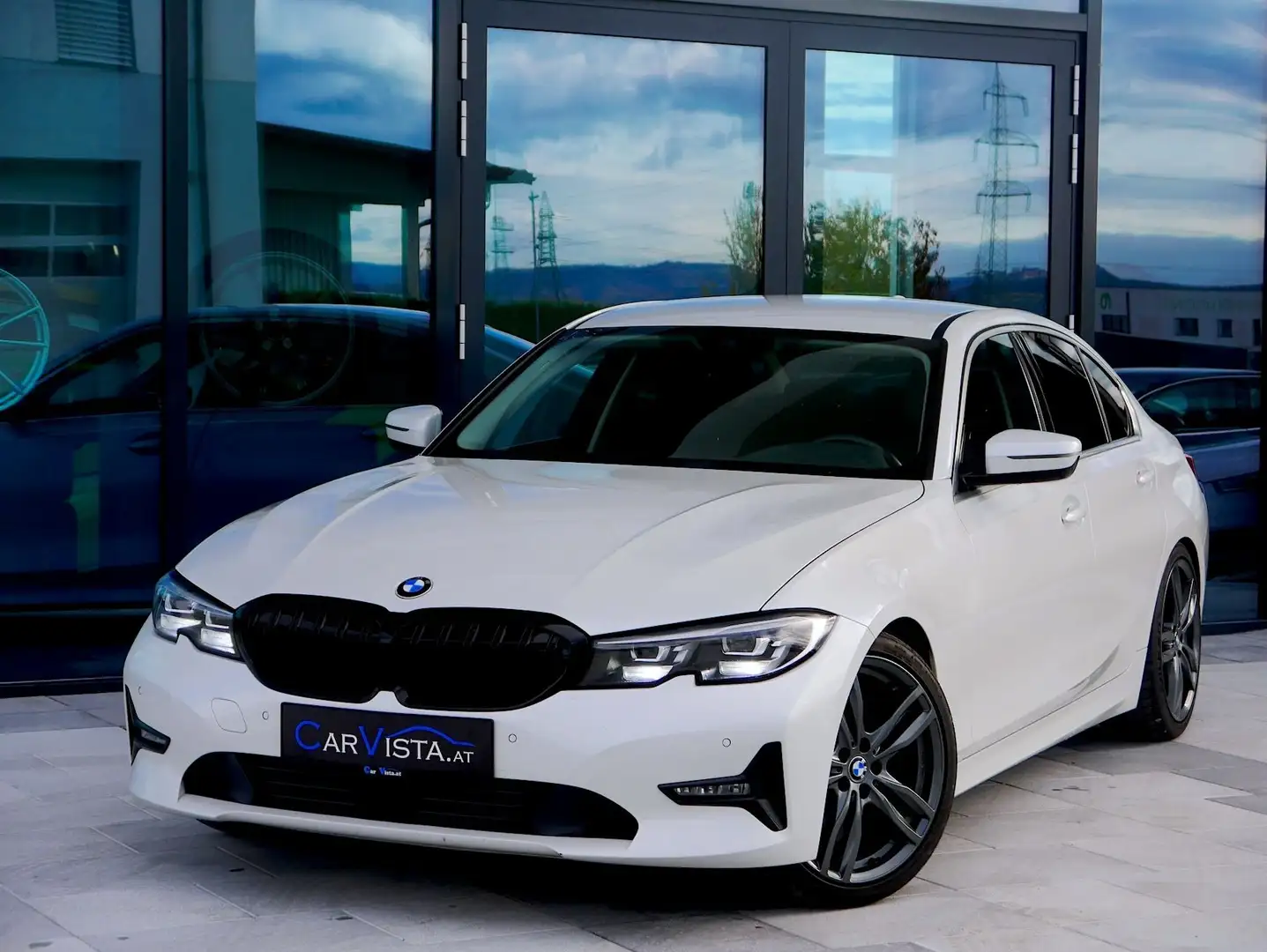 BMW 320 d Advantage Aut. * Live Cockpit / Harman Kardon* Weiß - 2