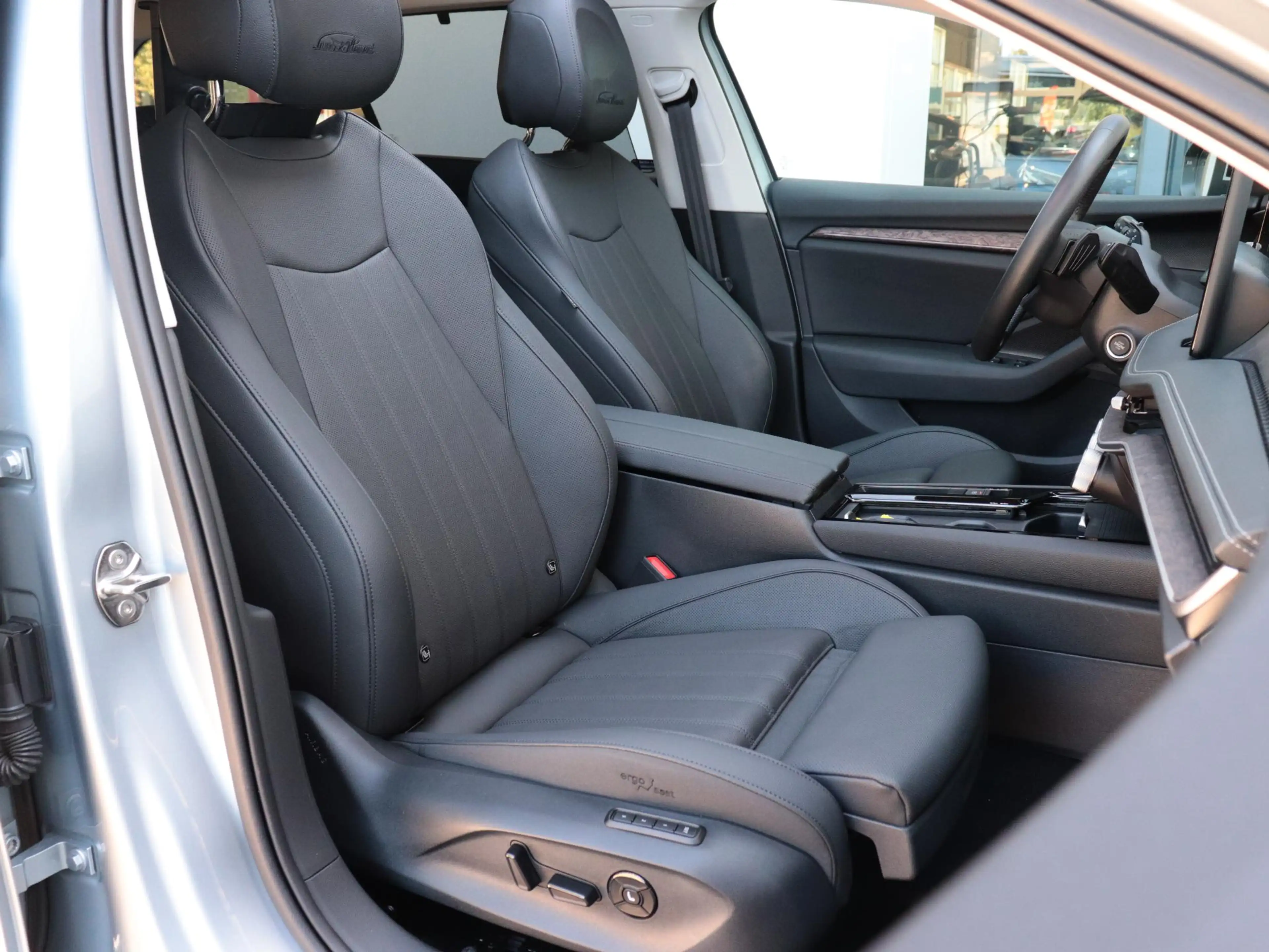 Skoda Superb 1.5 TSI PHEV Laurin & Klement | Wegklapbare trekha — photo 9
