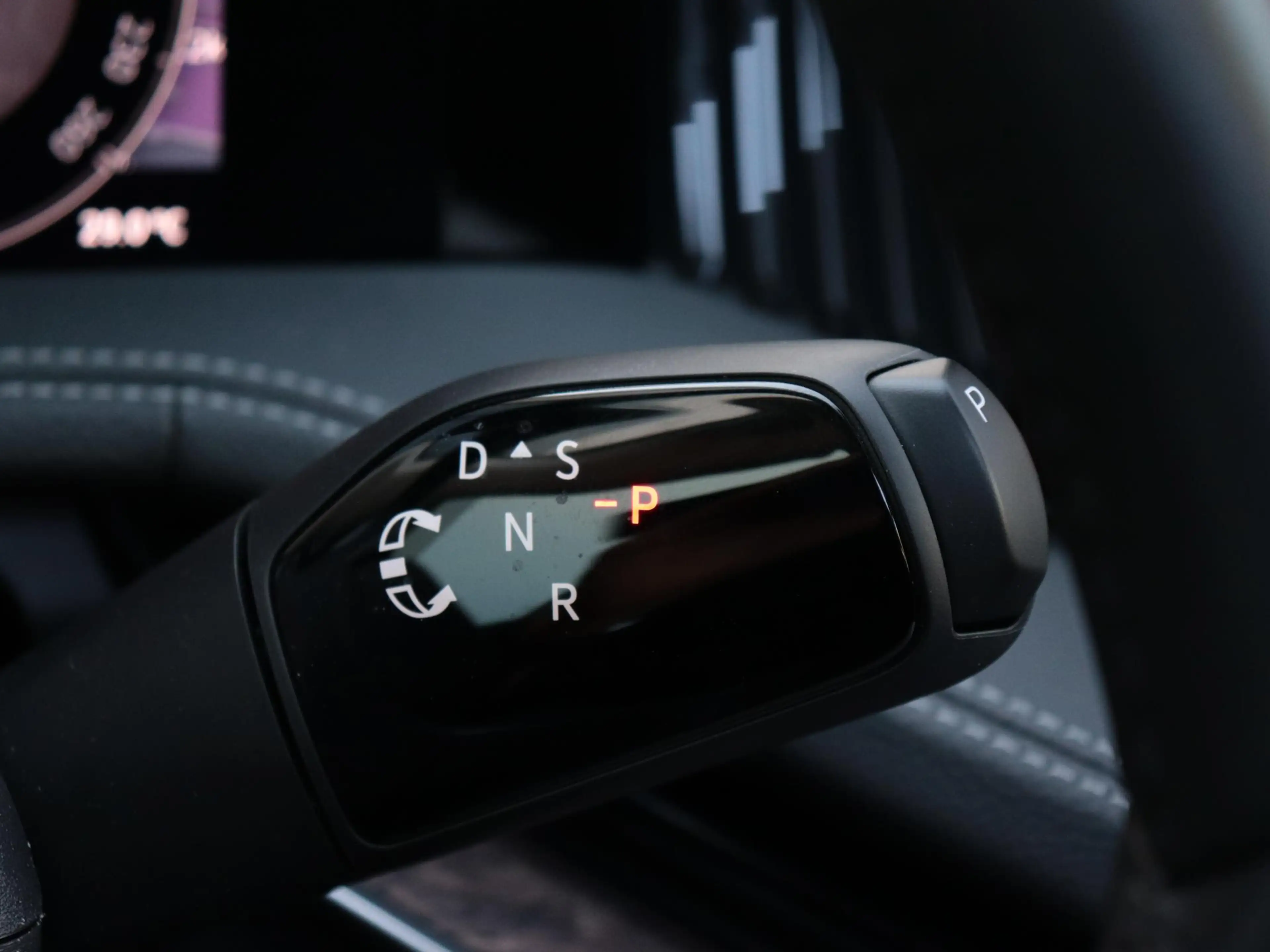 Skoda Superb 1.5 TSI PHEV Laurin & Klement | Wegklapbare trekha — photo 13
