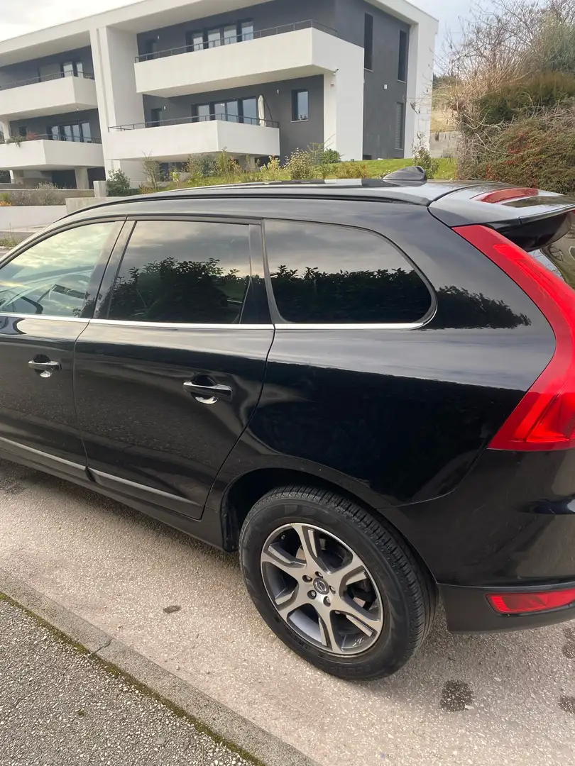 Volvo XC60 2.4d Kinetic fwd 175cv auto - 2