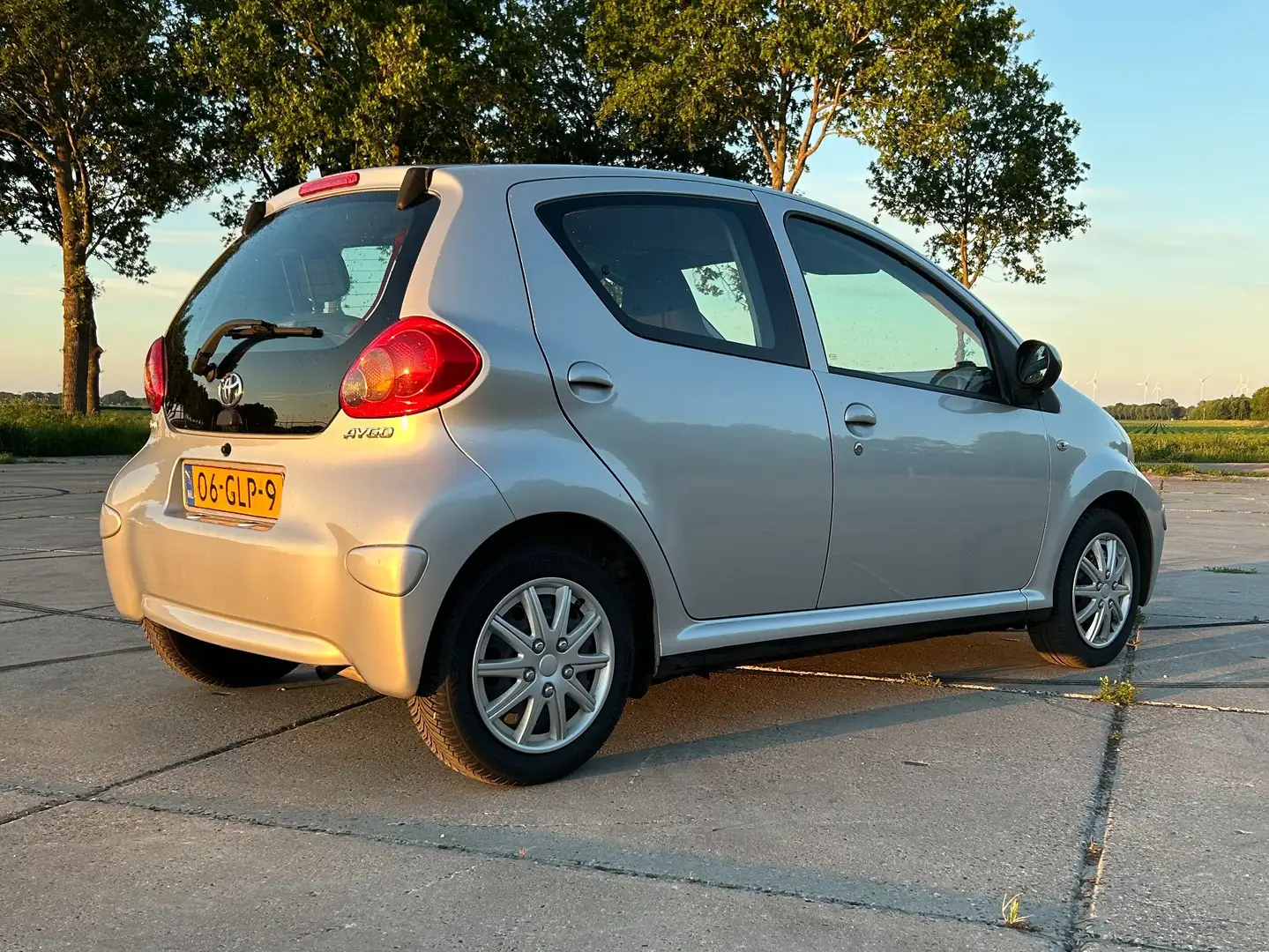 Toyota Aygo Aygo 1.0-12V Zilver - 2