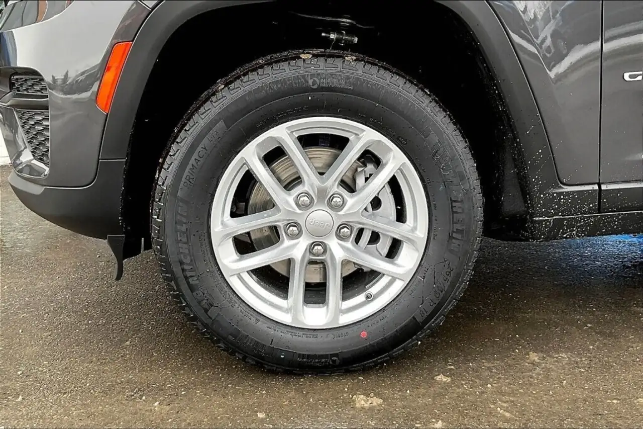 Jeep Grand Cherokee снимка Jeep Grand Cherokee