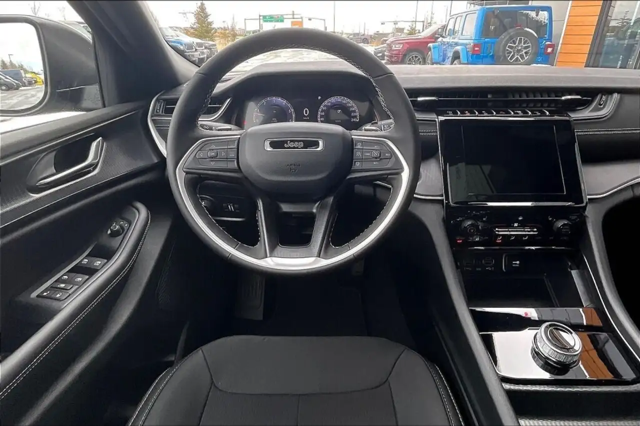 Jeep Grand Cherokee снимка Jeep Grand Cherokee