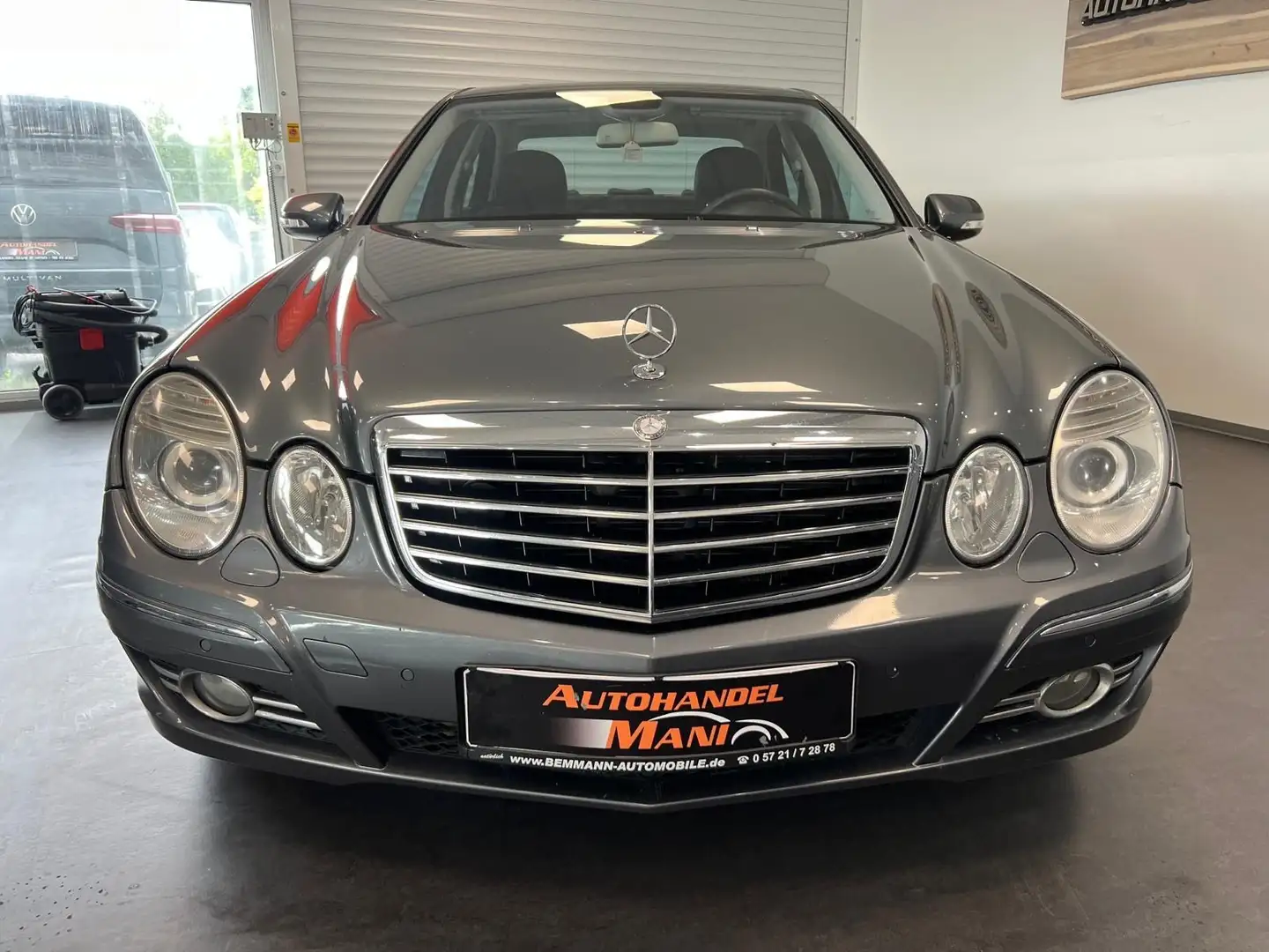 Mercedes-Benz E 320 CDI 4Matic/Navi/Leder/Bi-Xenon/Avangarde/ Gris - 2