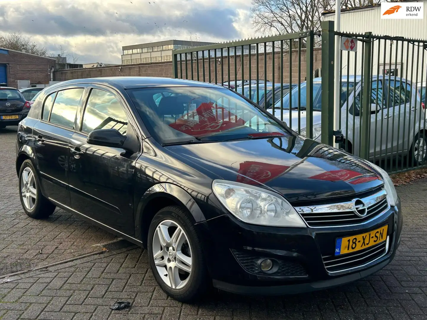 Opel Astra 1.4 Temptation airco elektrische ramen cv op afs Schwarz - 1