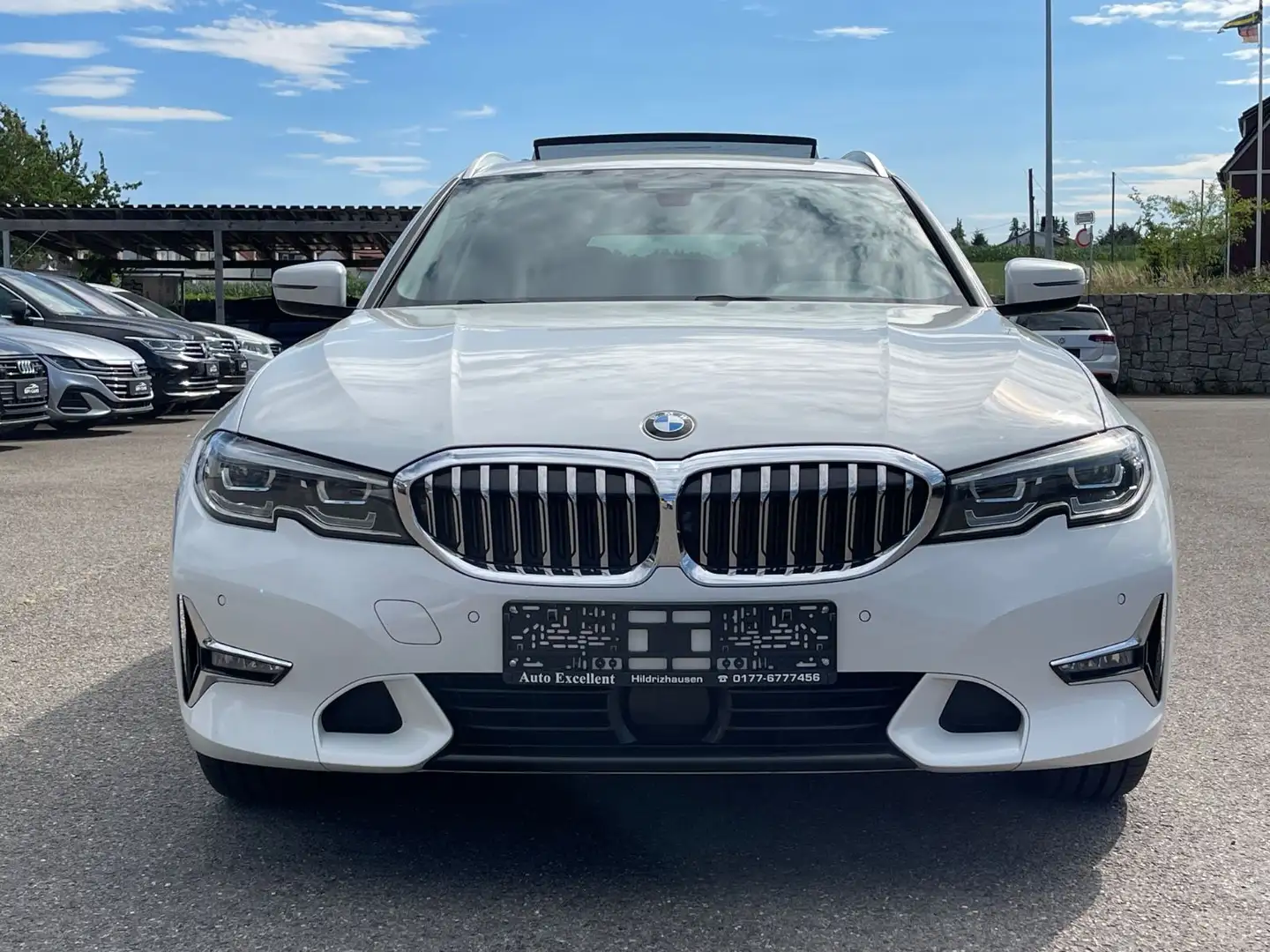 BMW 330 d Luxury Line°VIRTUAL C°PANO°LEDER°LED°AHK° Weiß - 2