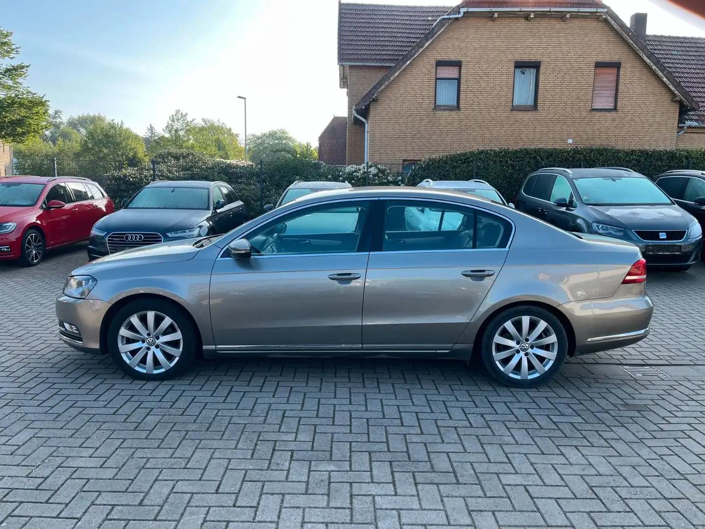 Volkswagen Passat 2.0 TDI Highline | DSG | Navi | Bremse ne Maro - 2