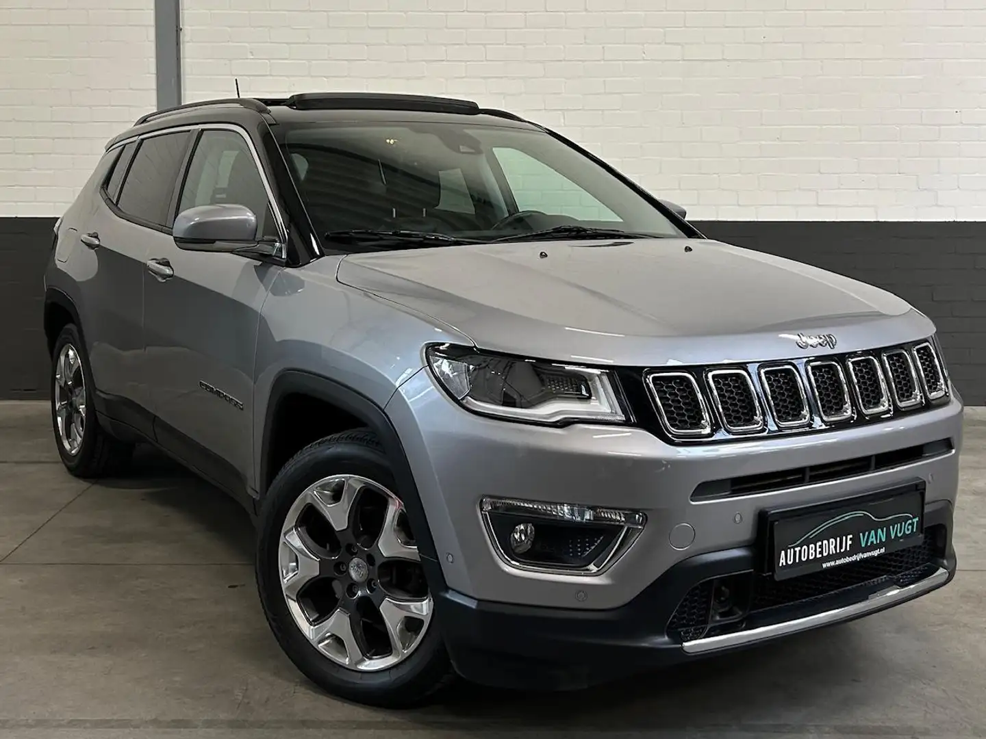 Jeep Compass 1.4 MultiAir Limited pano Apple-Android, climate, Zilver - 2