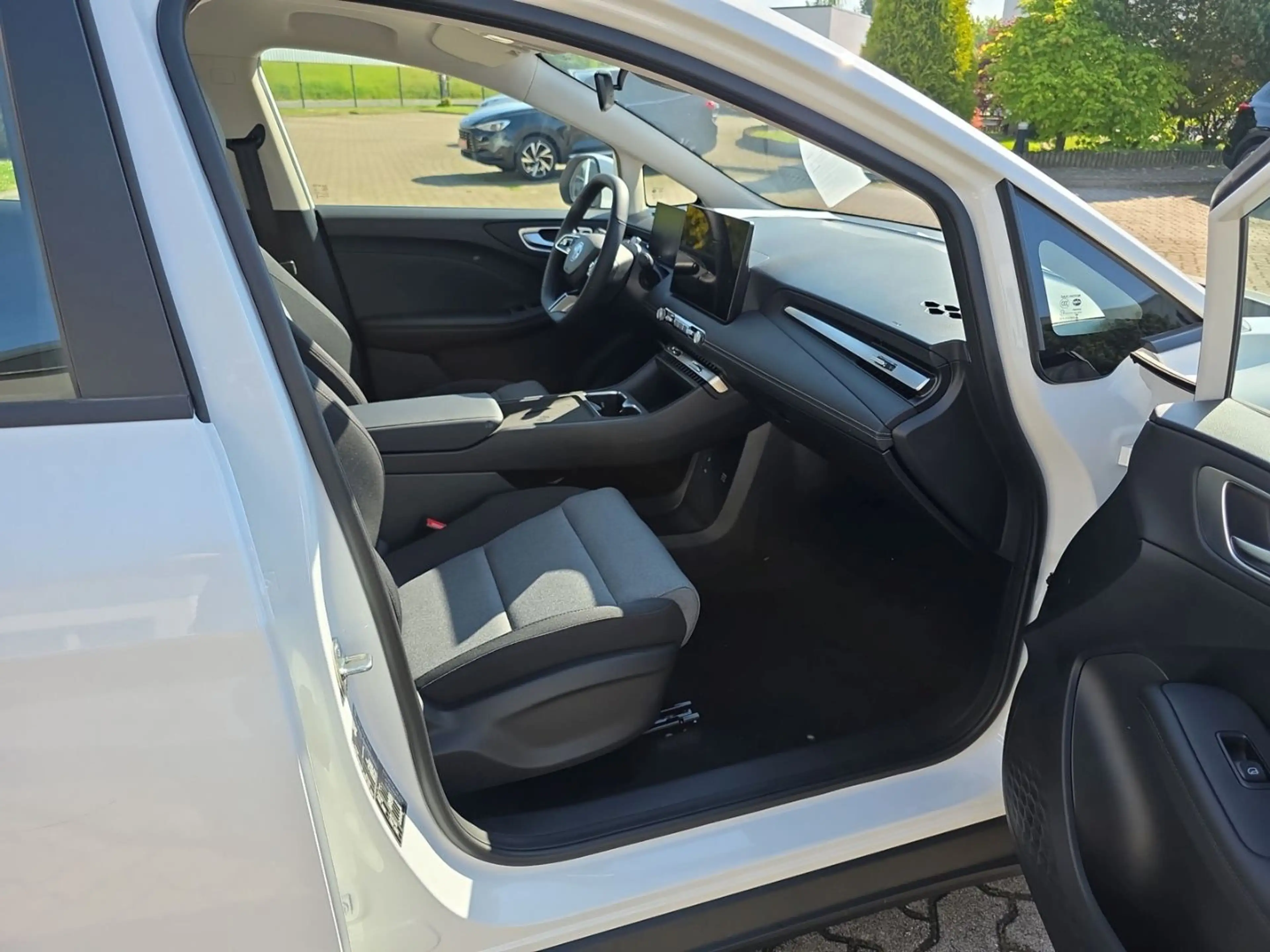 MG MG4 EV Urban 54kWh COM LED NAVI PDC SOFORT VERFÜ — photo 9