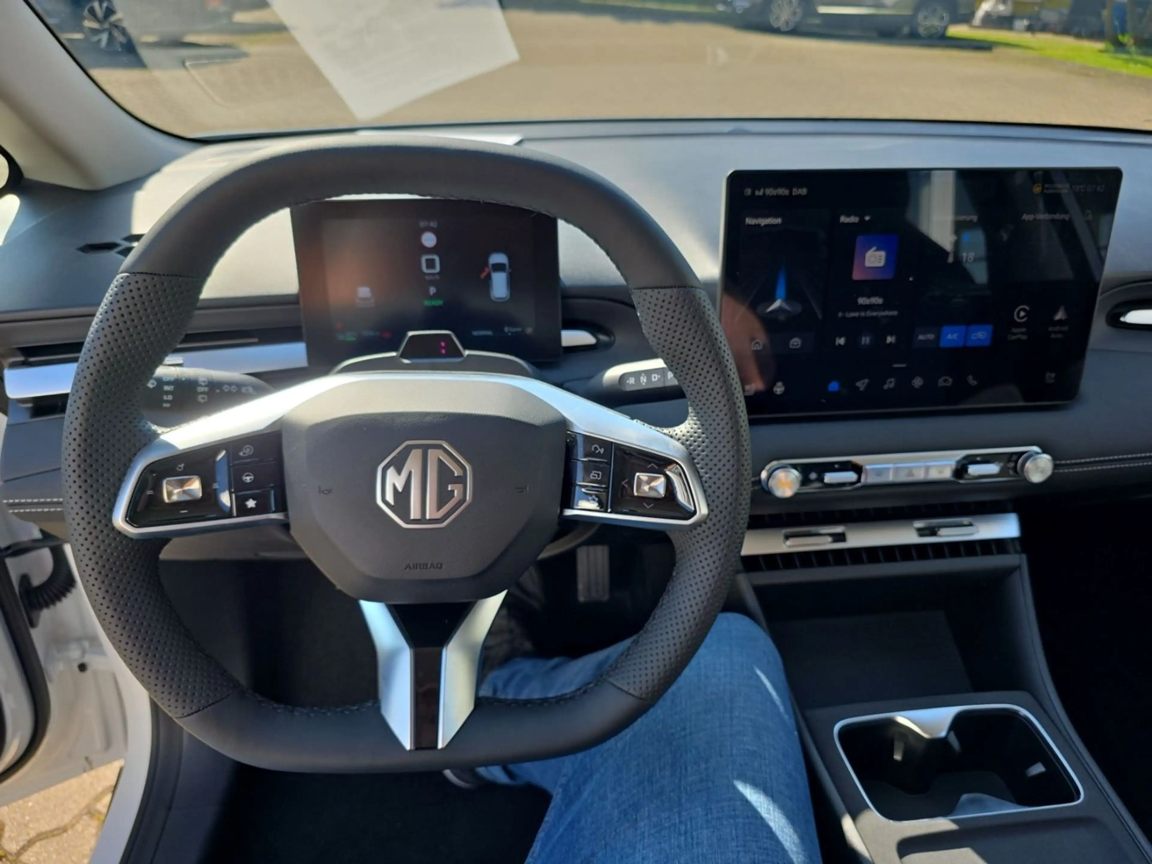 MG MG4 EV Urban 54kWh COM LED NAVI PDC SOFORT VERFÜ — photo 15