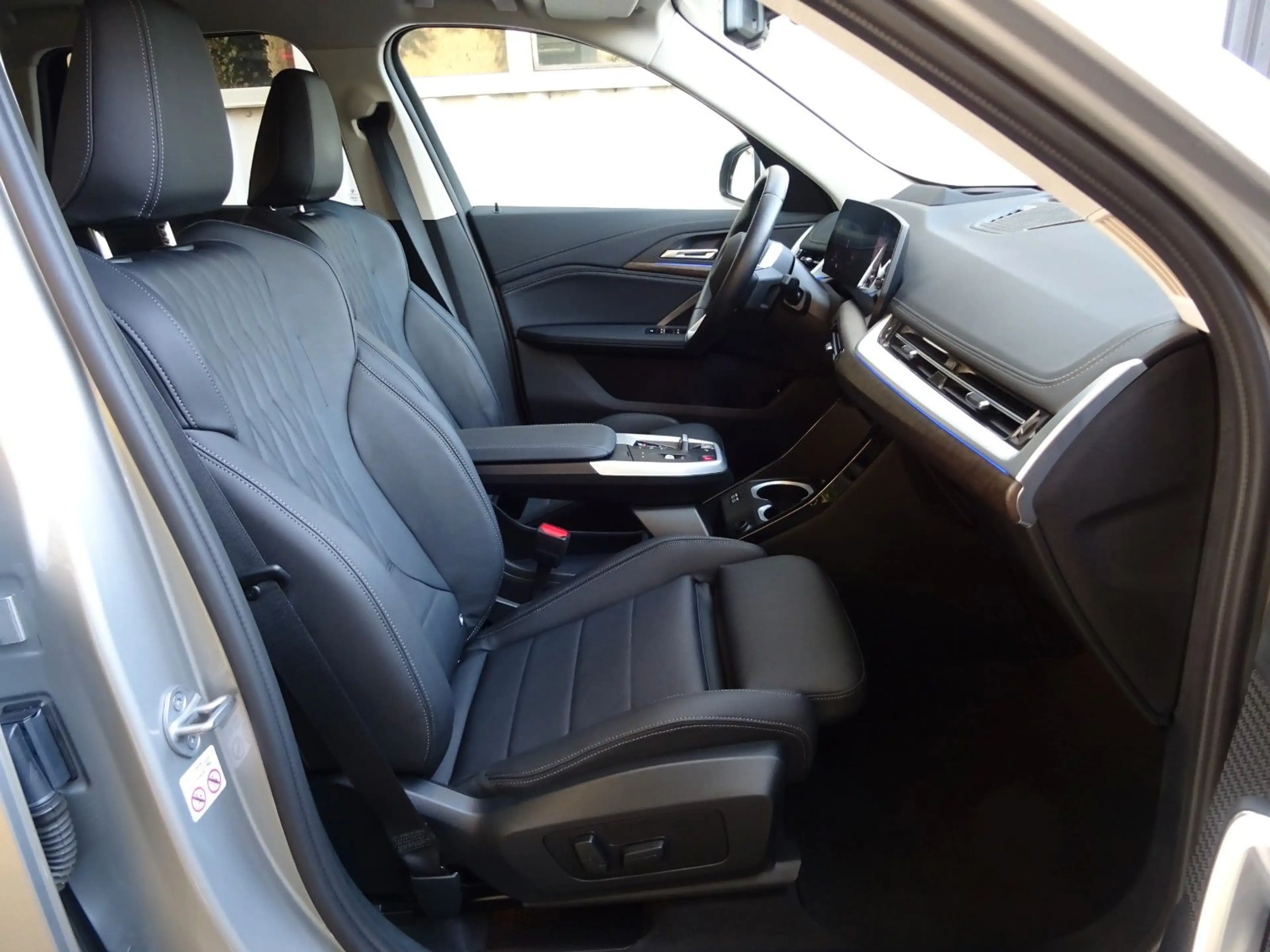 BMW X1 xDrive23i x-Line HUD Driv.Ass.Pro 360°Kamera — photo 12
