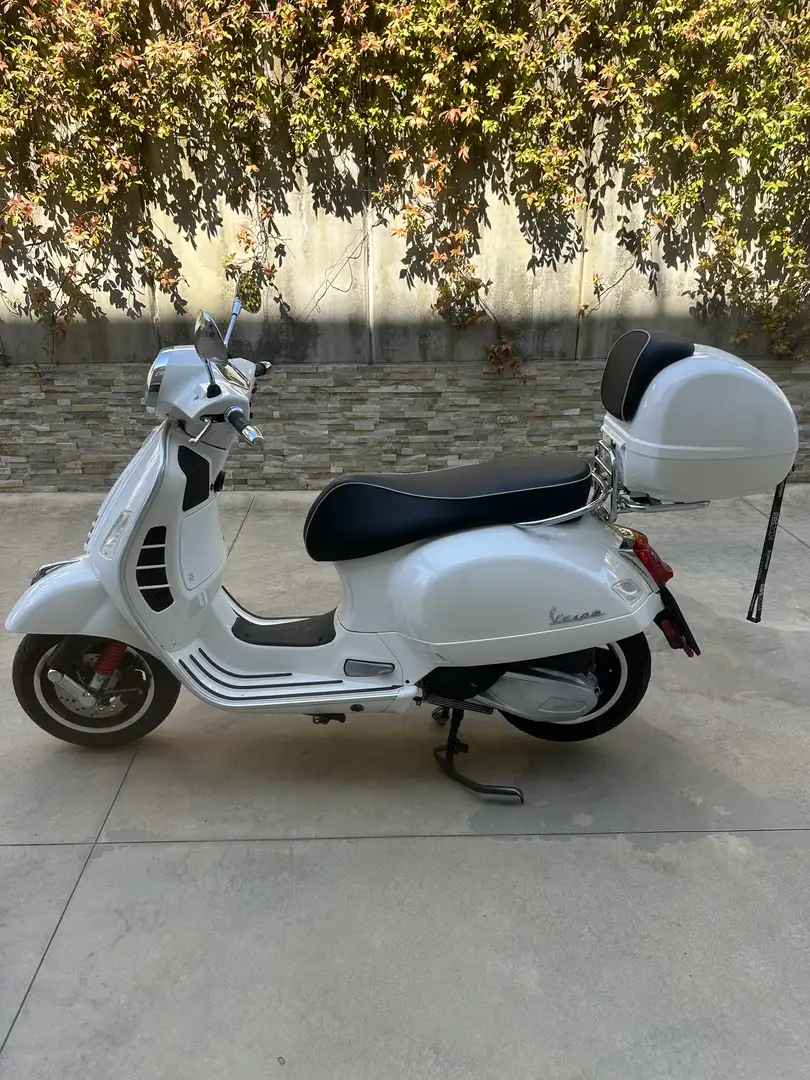 Vespa GTS Super 300 - 2