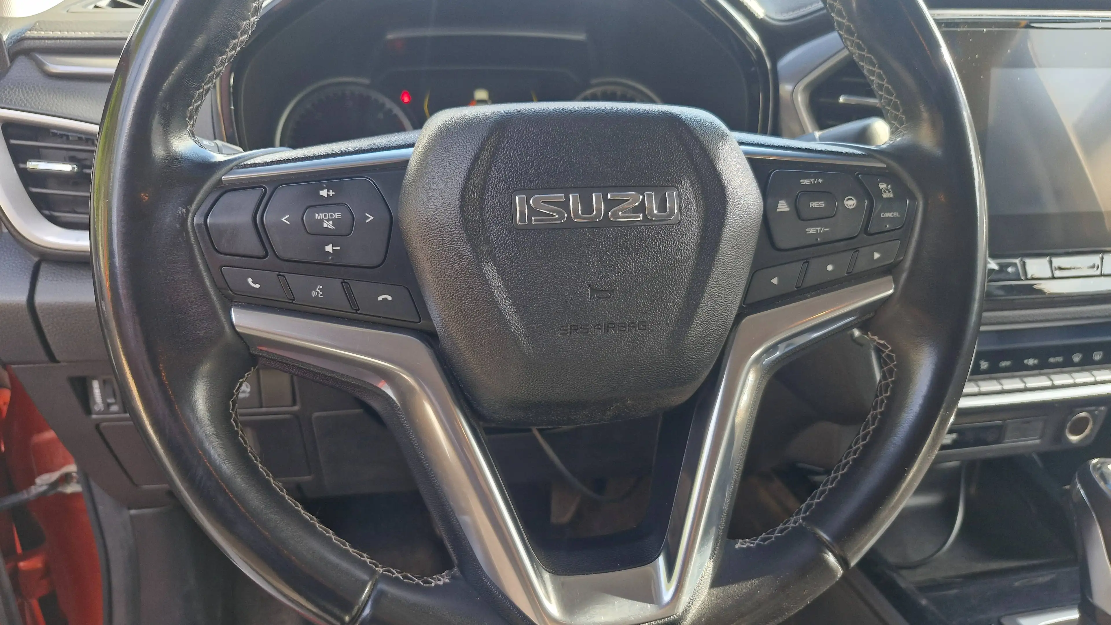 Isuzu D-Max Double Cab Automatik Leder — photo 9