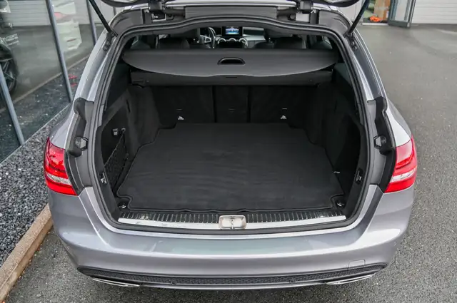 Mercedes-Benz C view 9