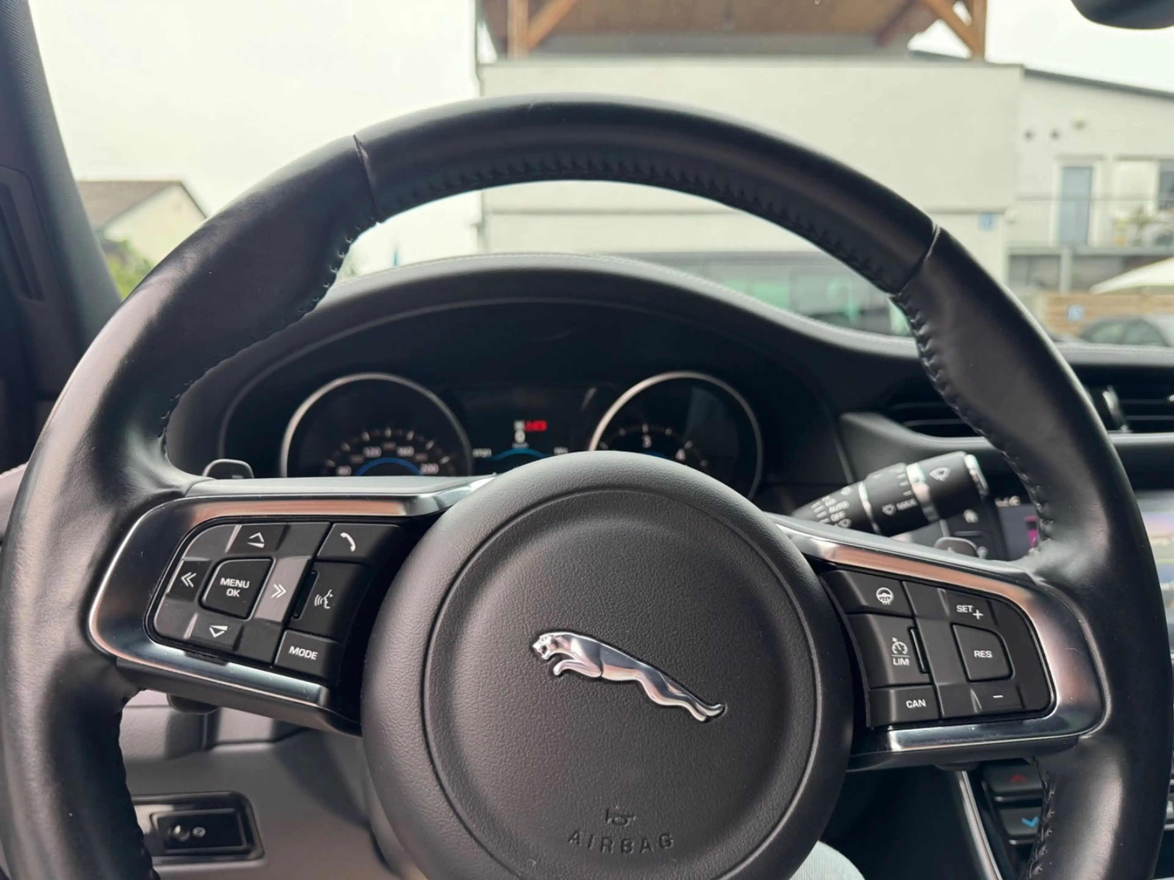 Jaguar XF R-Sport 3.0D *TÜV 04/28*20 Zoll*SHZ*Pano* — photo 14