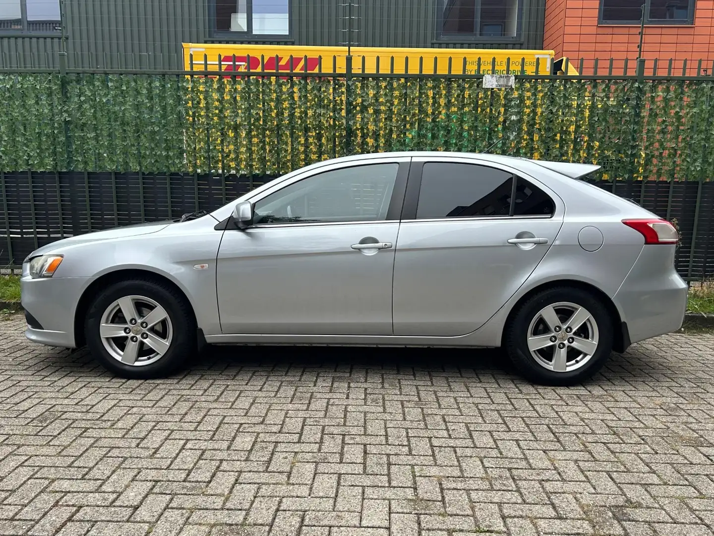 Mitsubishi Lancer Sportback 1.8 Invite AIRCO|NAP|CRUISE|APK Grijs - 2