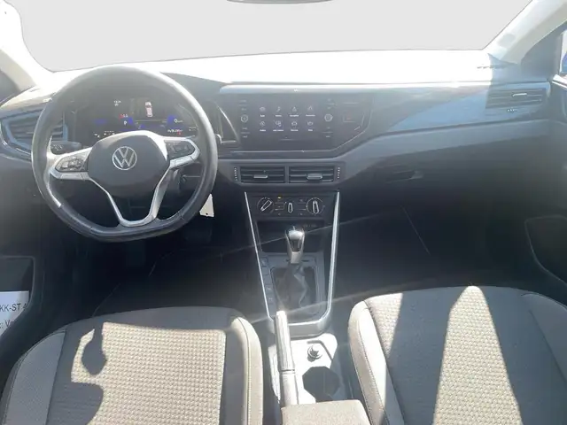 Volkswagen Polo view 11