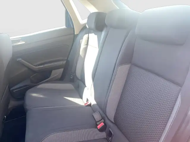 Volkswagen Polo view 12