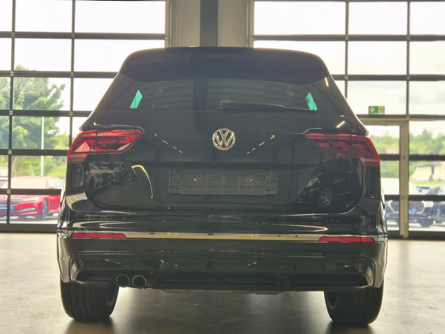 Volkswagen Tiguan TIGUAN 2.0 TSI R-LINE 4M LEDER NAVI LED PANO ACC Czarny - 2