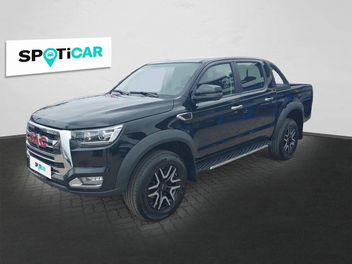 JAC 8 Pro DOKA 205 4x4 Schwarz - 1