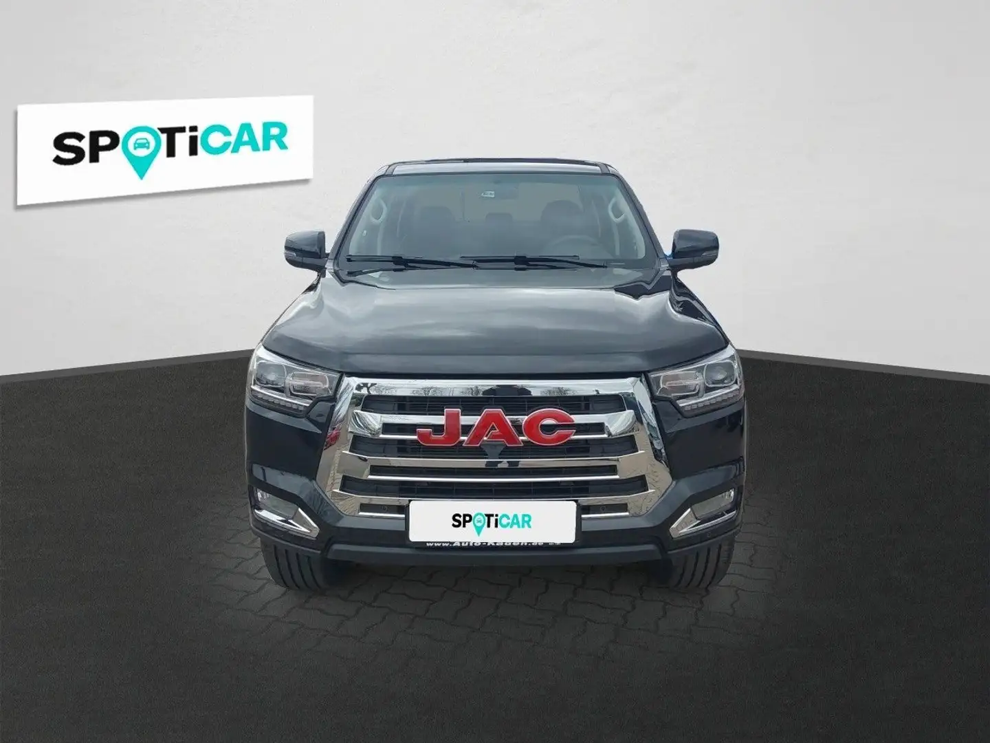 JAC 8 Pro DOKA 205 4x4 Schwarz - 2