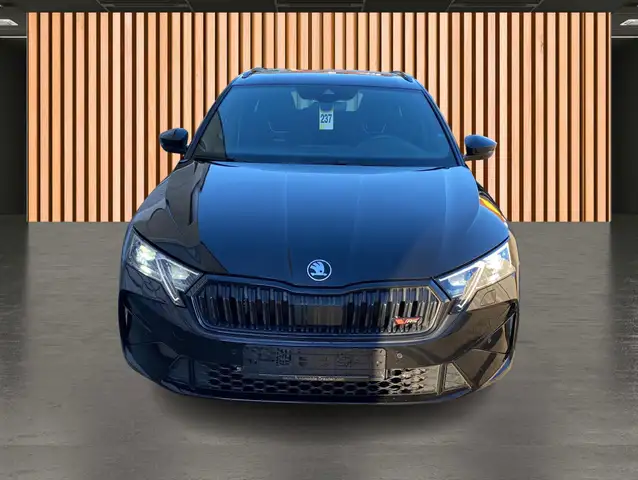Skoda Octavia view 3